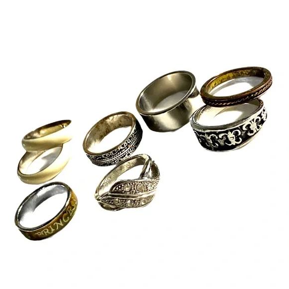 8 RINGS | Rhinestone | Mixed Metals Stack - Picture 3 of 15